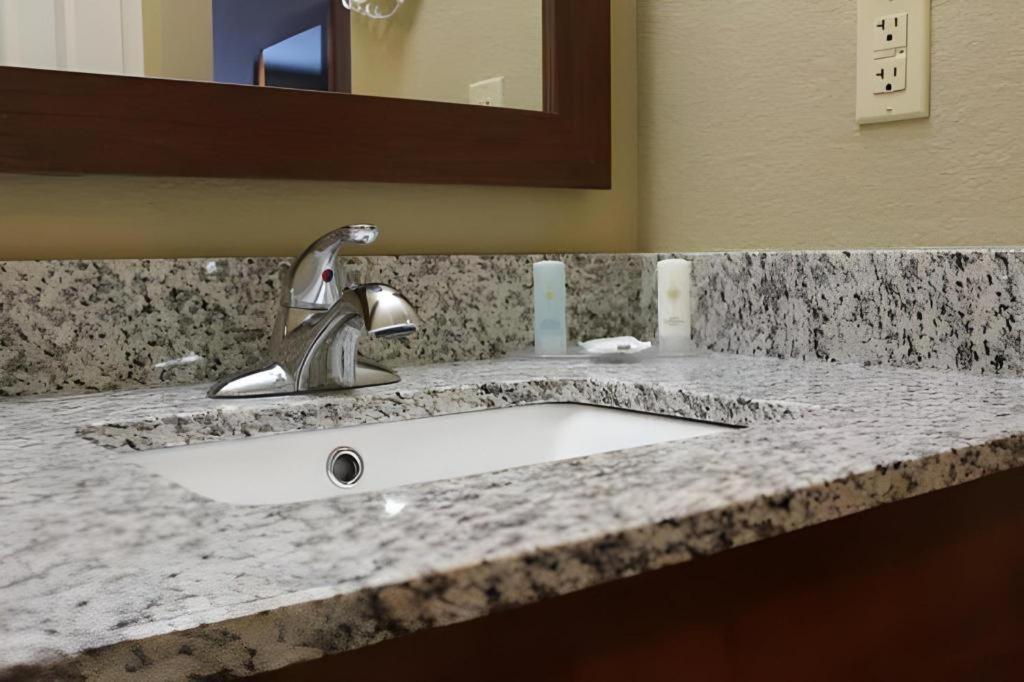 Comfort Inn Warren Εξωτερικό φωτογραφία